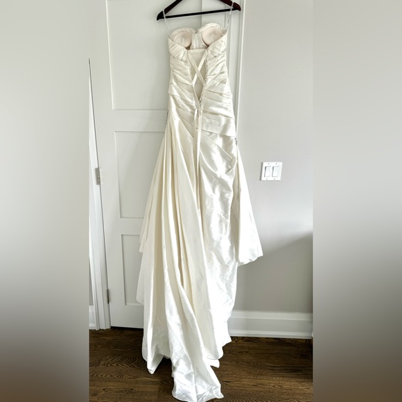 Maggie Sottero Wedding Gown size 4 (regular dress size 2) - Picture 9 of 13